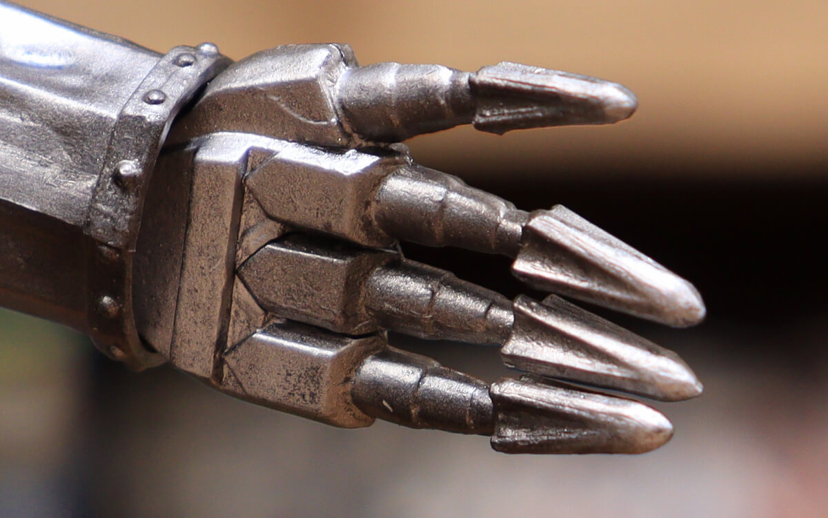 魔女やウルヴァリンの爪