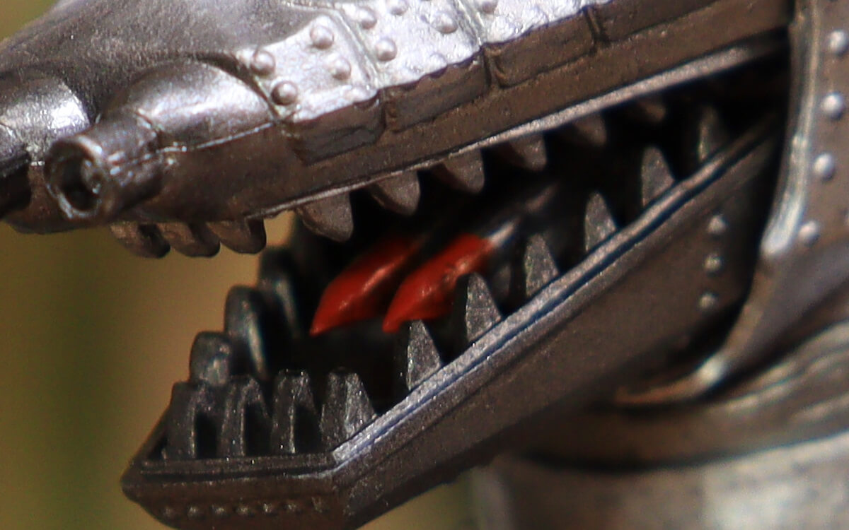 赤い部分はミサイル