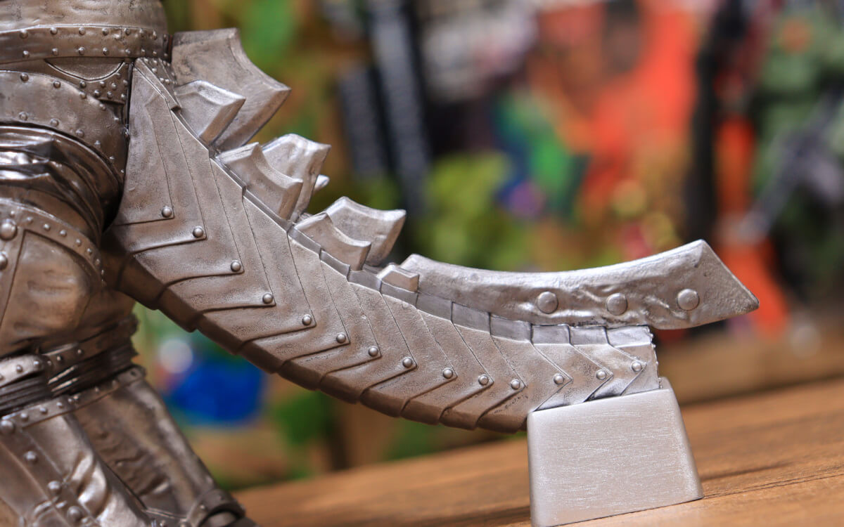 尻尾が刺さった