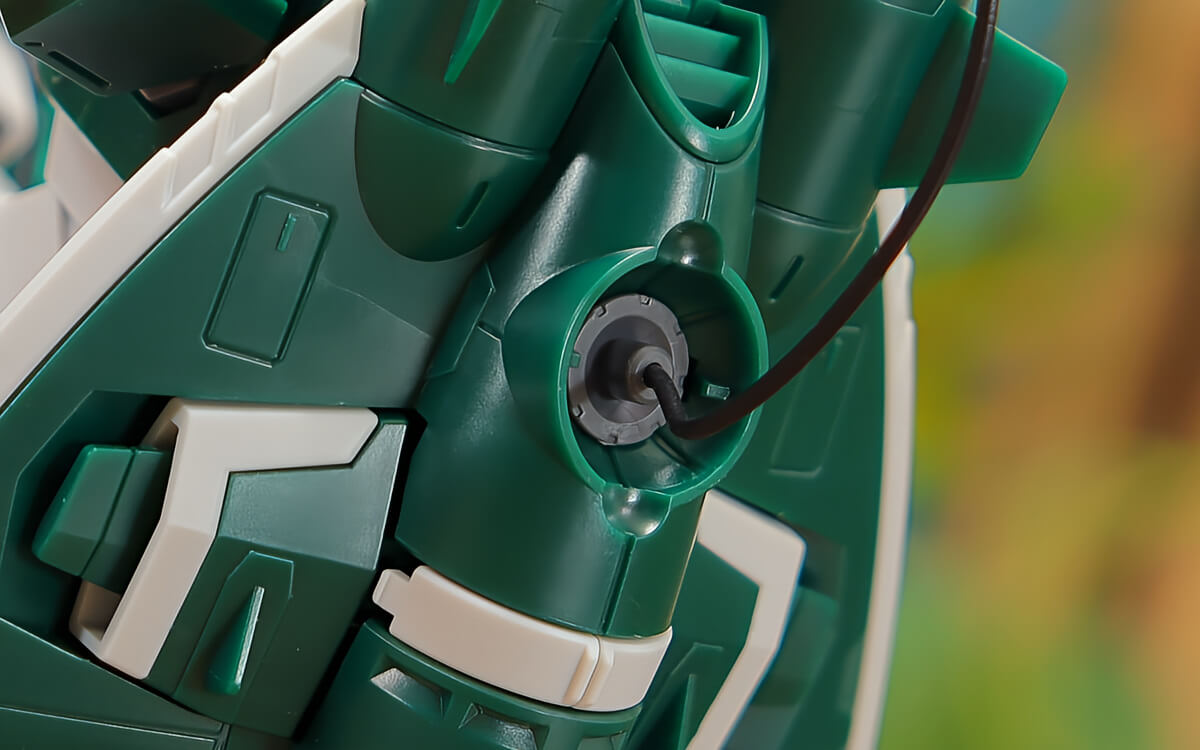 リード線に繋がれたセンサーポッド