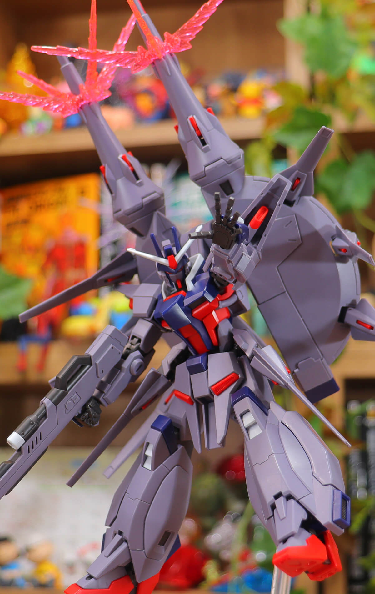 牽制するようなポージング