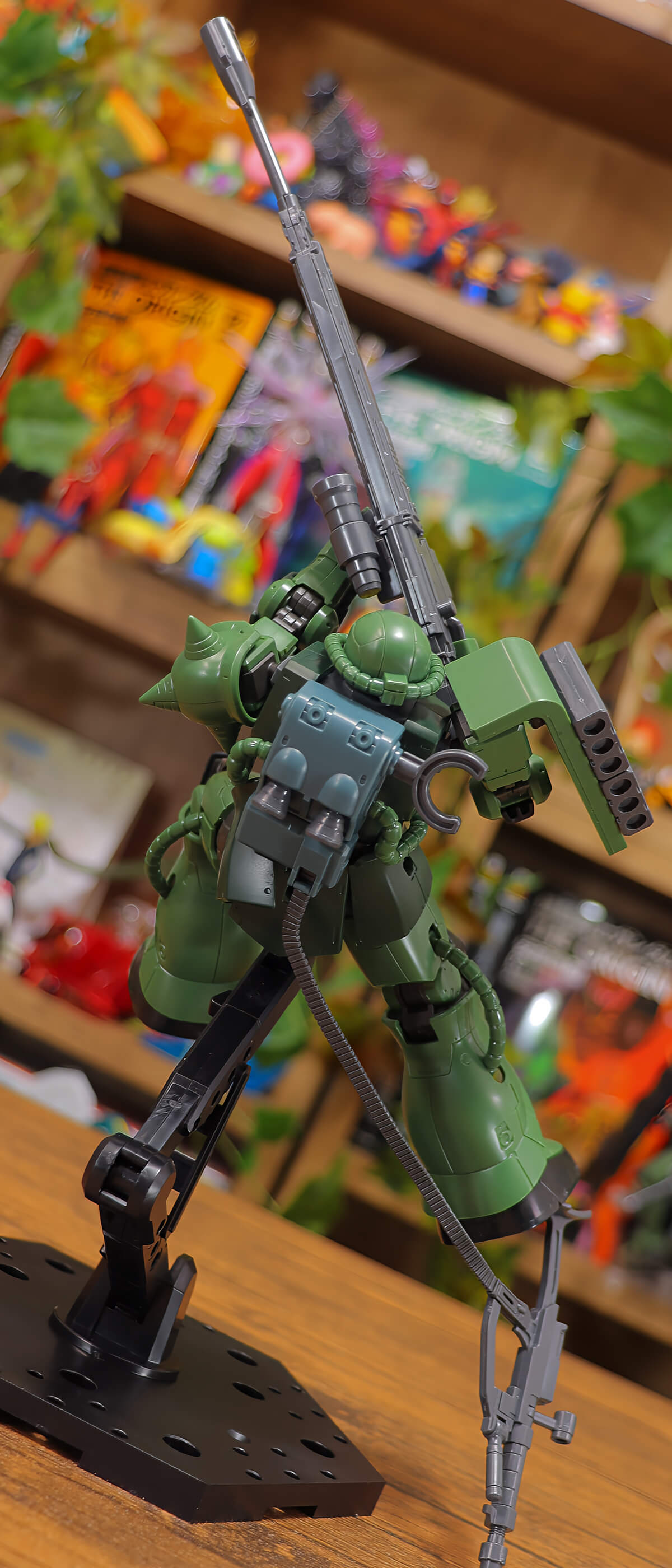 対艦ライフルはスコープ付き