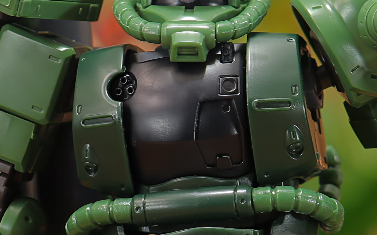 右胸にバルカン砲