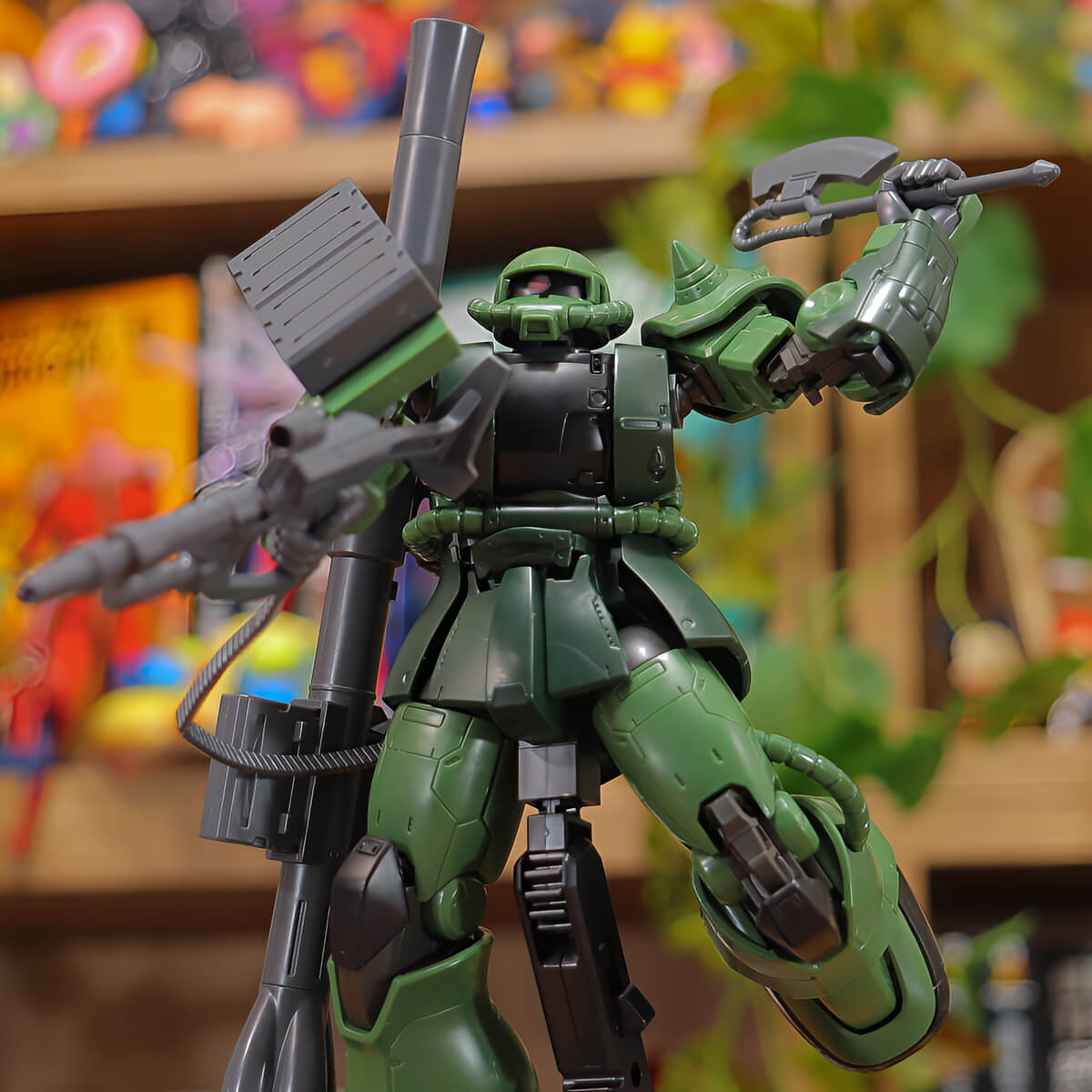 片手で振りかぶった